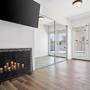  Holiday home Fab Phx Getaway W/ Pool & Fire Pit