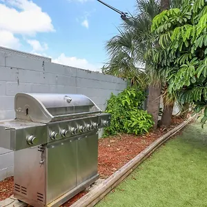 Great Location With Large Garden 2br Apt , Tampa United States
