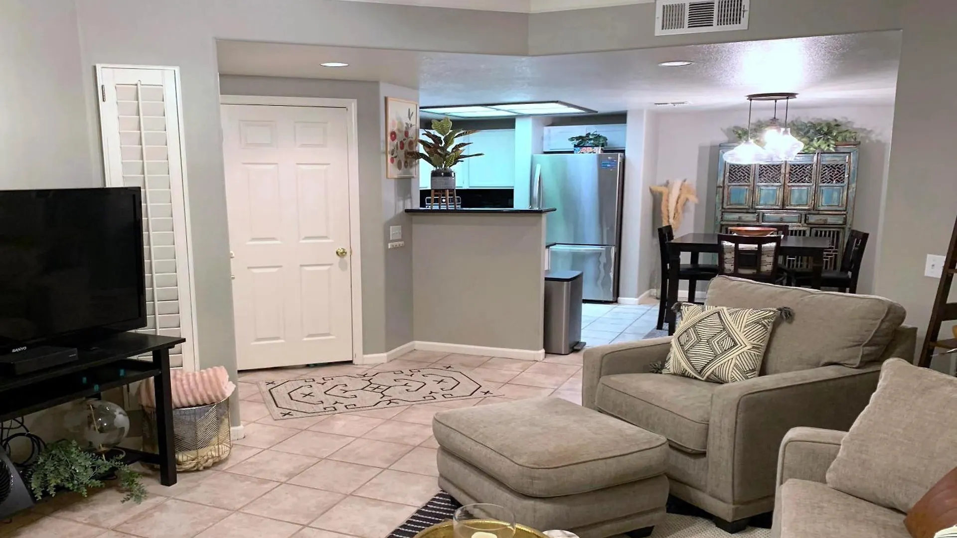 Mountain Vista Resort: Gated Community with Pools and Hiking Access Phoenix 0*,