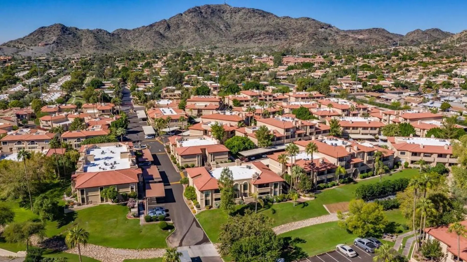 Mountain Vista Resort: Gated Community with Pools and Hiking Access Phoenix Holiday home